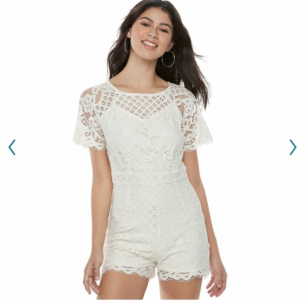 🛍Love, Fire lace romper, size S juniors, EUC